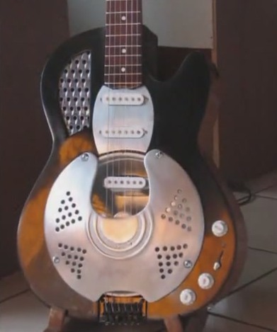 Homemade guitar[14-37-36].JPG