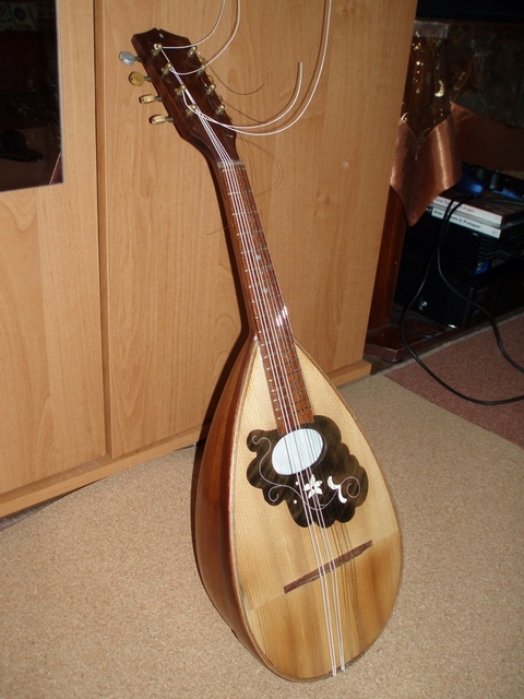 mandol2.jpg
