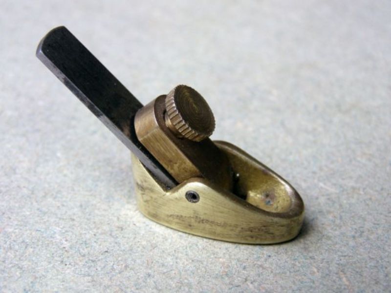 Thumb brass plane.jpg