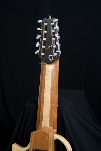 Custom travel guitar, guitar neck, shellac finishing.JPG