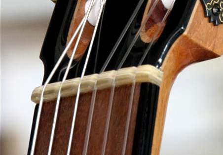 bellucci-guitars верхний порожек.jpg