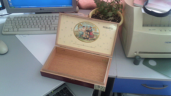 cigarbox.gif