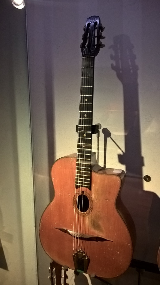 Селмер, гитара принадлежала Джанго Рейнхарту