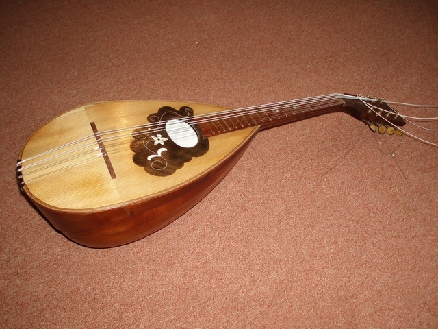 mandol.jpg