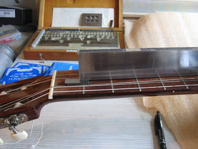 Измерение со струнами ( предварительно произведена настройка гитары по тюнеру )